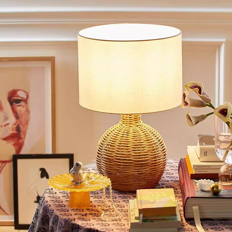 Oshishi Table Lamp